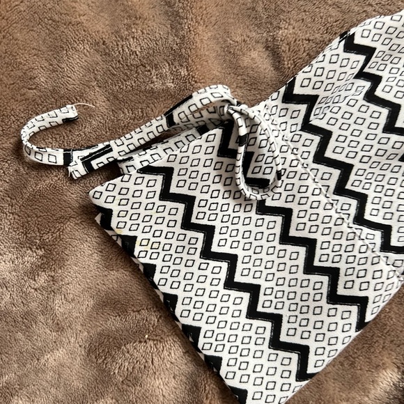 Candies Black/White Print Long Sleeve Button Down Blouse, Size M 100% Polyester - Picture 6 of 10